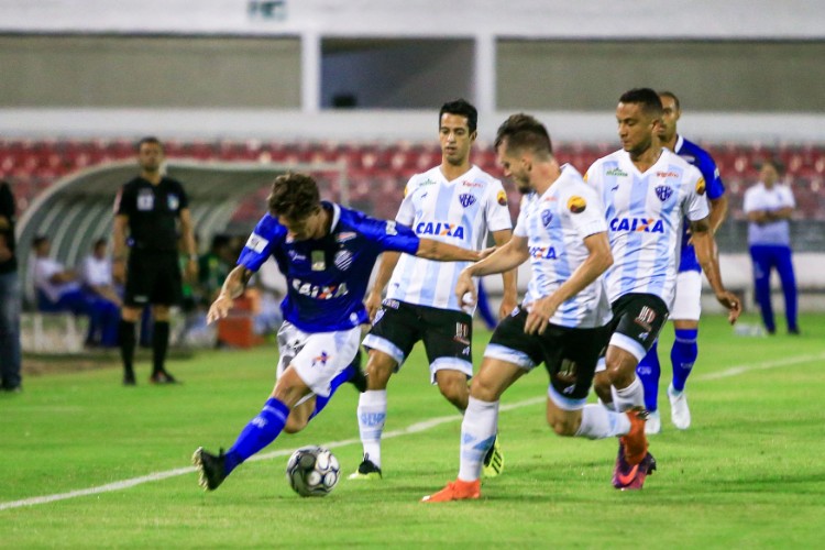 Confira imagens da partida no Estádio Rei Pelé