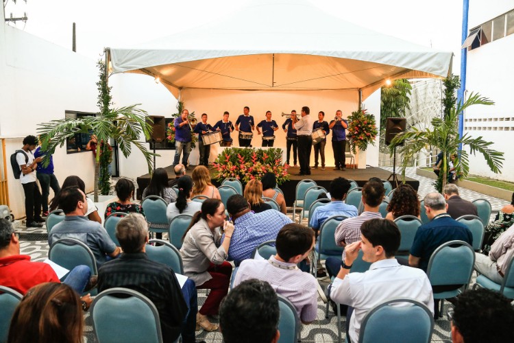 Colaboradores da OAM participam de ato ecumênico em celebração ao Natal
