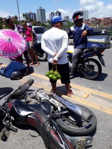 Motorista fez manobra irregular e provoca acidente 