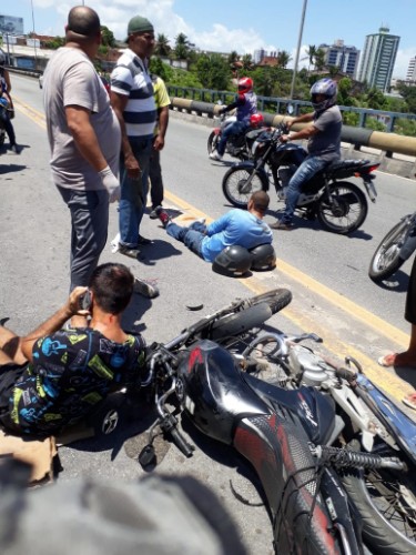 Motorista fez manobra irregular e provoca acidente 