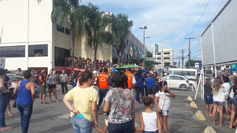Moradores participam de simulado de evacuação do bairro do Pinheiro