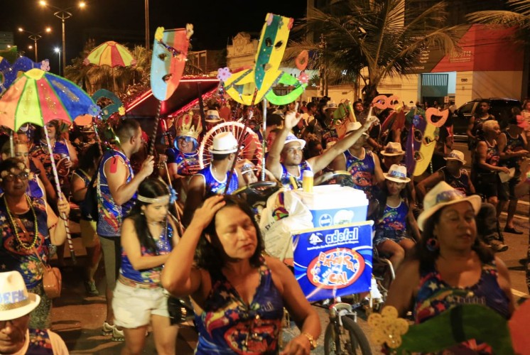 Desfile de blocos abriu as prévias carnavalescas em Alagoas