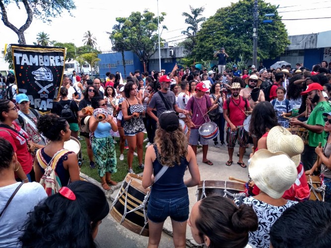 Ato em Maceió reúne milhares de manifestantes