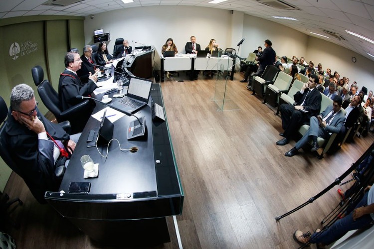 Os integrantes da Câmara Cível do Tribunal de Justiça (TJ) de Alagoas negaram o recurso da Braskem e