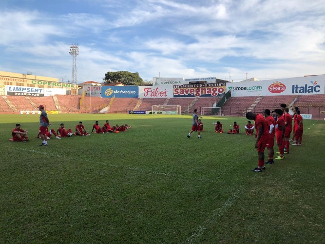 CRB realiza treino em Sertãozinho