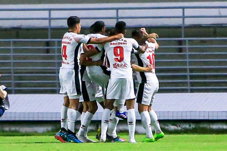 Galo dá vacilo e cede o empate no Rei Pelé: 2 a 2