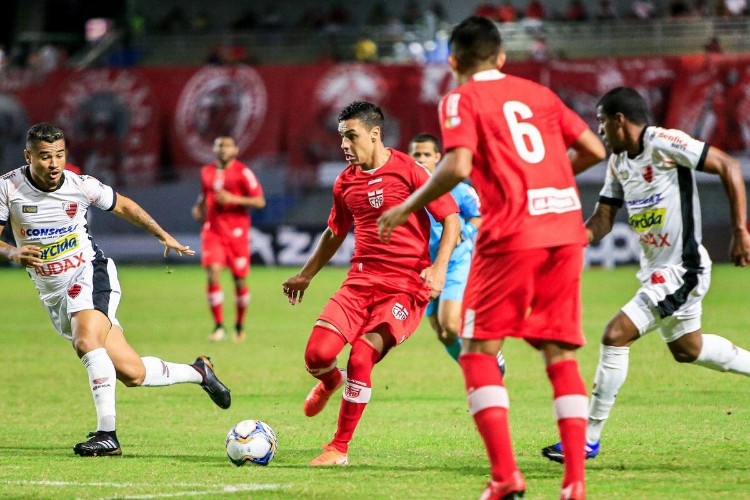 Galo dá vacilo e cede o empate no Rei Pelé: 2 a 2