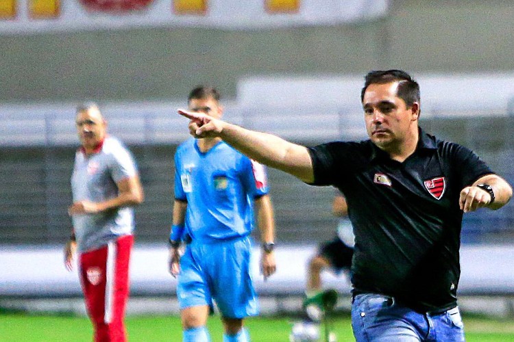 Galo dá vacilo e cede o empate no Rei Pelé: 2 a 2