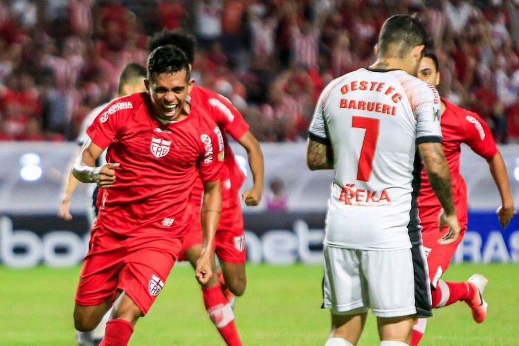 Galo dá vacilo e cede o empate no Rei Pelé: 2 a 2