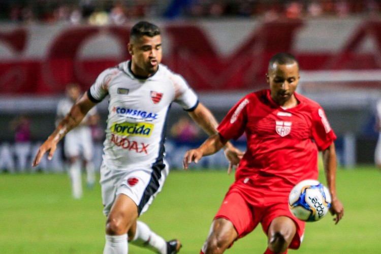 Galo dá vacilo e cede o empate no Rei Pelé: 2 a 2