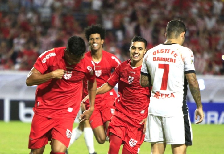 Galo dá vacilo e cede o empate no Rei Pelé: 2 a 2