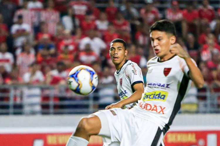 Galo dá vacilo e cede o empate no Rei Pelé: 2 a 2