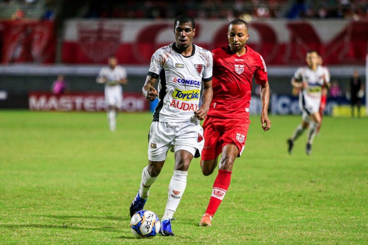 Galo dá vacilo e cede o empate no Rei Pelé: 2 a 2