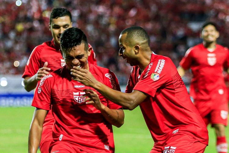 Galo dá vacilo e cede o empate no Rei Pelé: 2 a 2