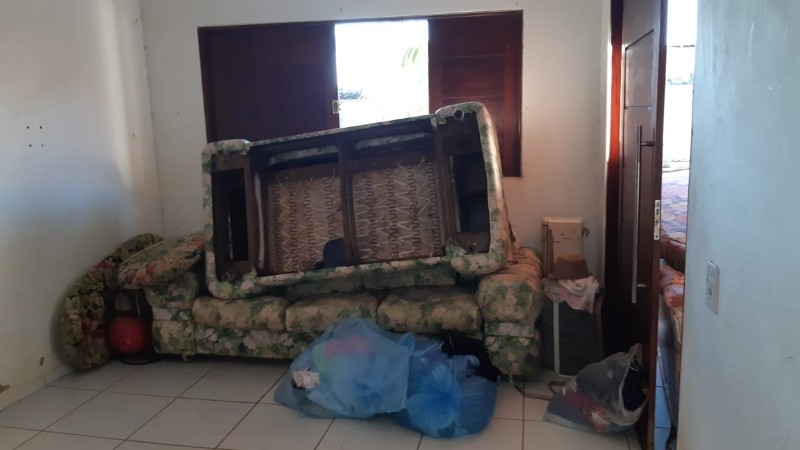 Menores dormiam no chão e estavam em local sem nenhum tipo de higiene