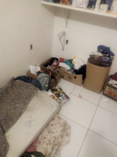 Menores dormiam no chão e estavam em local sem nenhum tipo de higiene