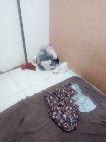 Menores dormiam no chão e estavam em local sem nenhum tipo de higiene