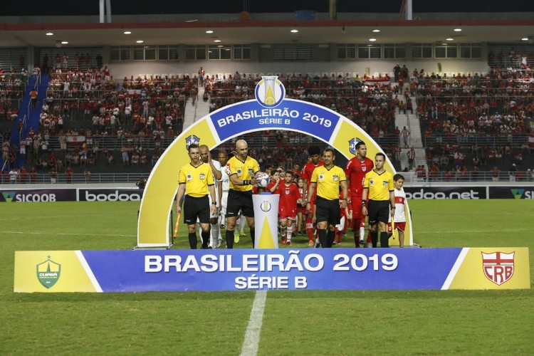 Galo joga mal e é derrotado pelo placar de 1 a 0