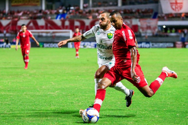 Galo joga mal e é derrotado pelo placar de 1 a 0