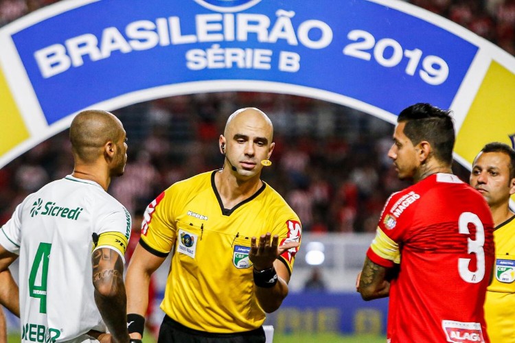 Galo joga mal e é derrotado pelo placar de 1 a 0