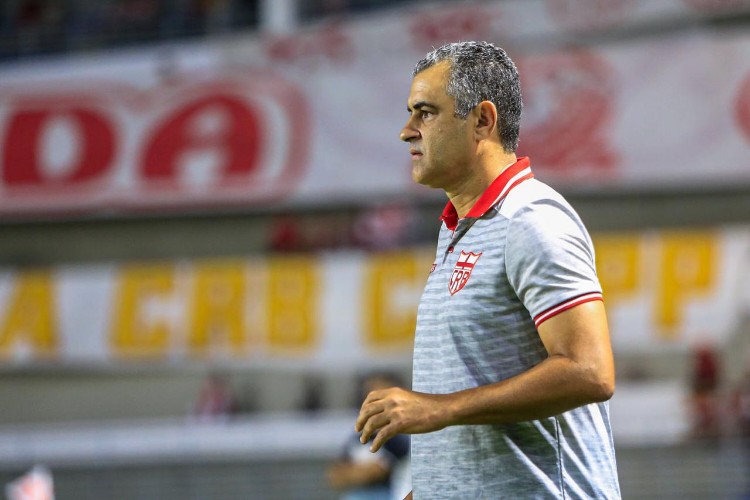 Galo joga mal e é derrotado pelo placar de 1 a 0