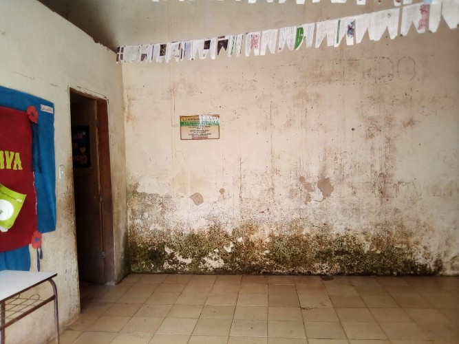 Galpão usado como escola ameaça desabar em Joaquim Gomes