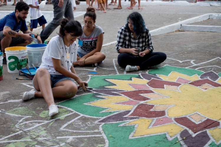 Coletivo urbano restaura praça na comunidade Sururu de Capote
