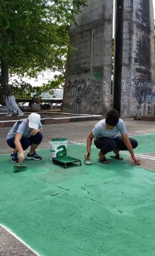 Coletivo urbano restaura praça na comunidade Sururu de Capote
