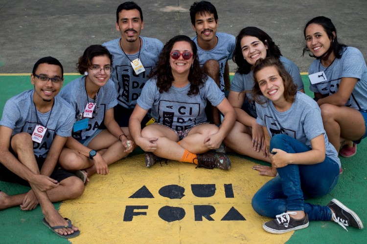 Coletivo urbano restaura praça na comunidade Sururu de Capote
