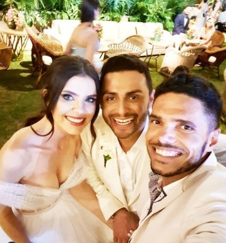 Forrozeiro Mano Walter e ex-miss Débora Silva se casam em Maceió