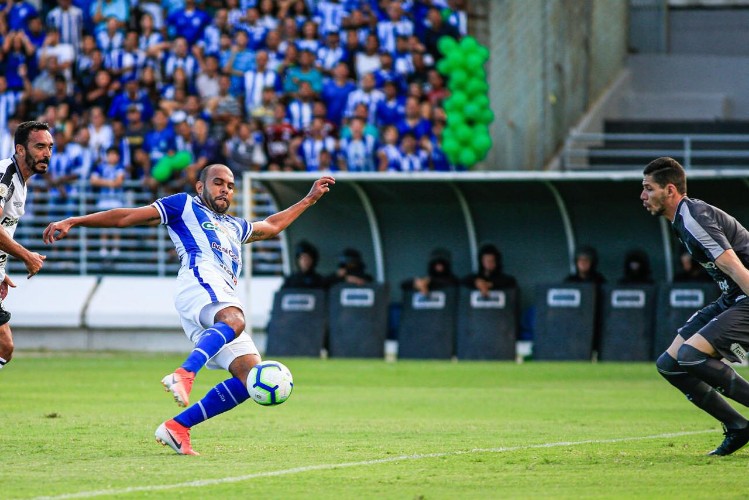 Azulão vence o Vozão por 1 a 0