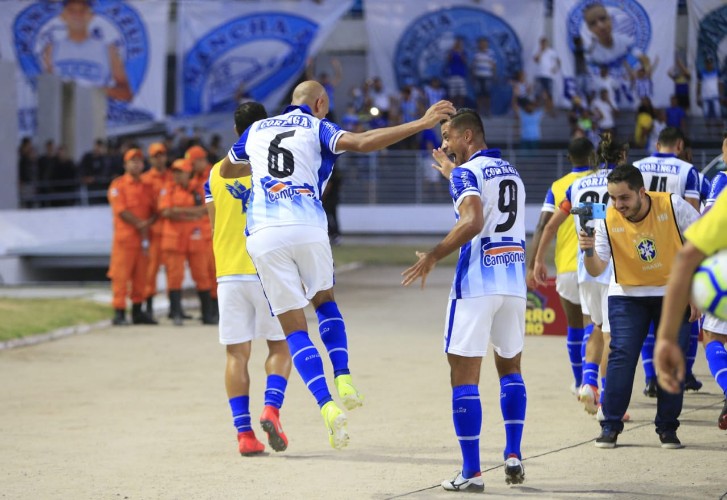 Azulão vence o Vozão por 1 a 0
