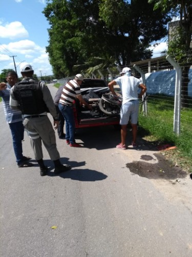 Colisão frontal deixa motociclista gravemente ferido na AL-401