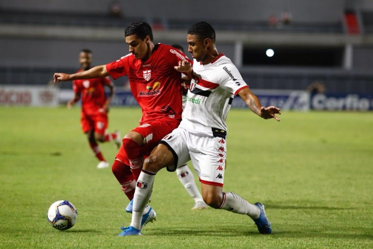 Galo venceu o jogo com um gol de Willie: 1 a 0