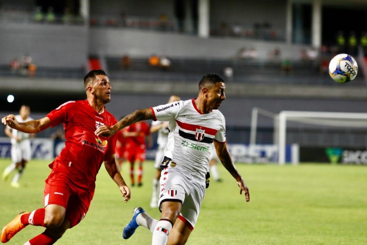 Galo venceu o jogo com um gol de Willie: 1 a 0