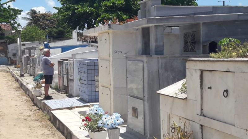 Neste sábado, população prestou homenagem aos entes queridos que já morreram 