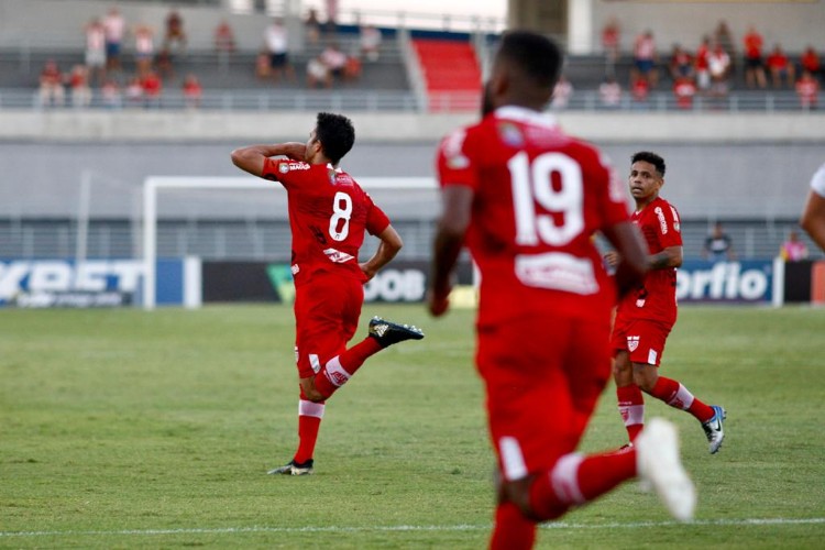 Jogo disputado no Rei Pelé, com vitória regatiana por 2 a 0