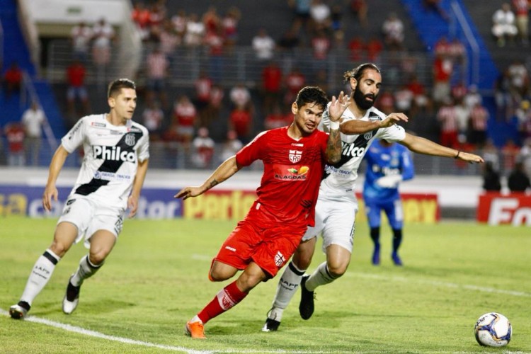 Jogo disputado no Rei Pelé, com vitória regatiana por 2 a 0