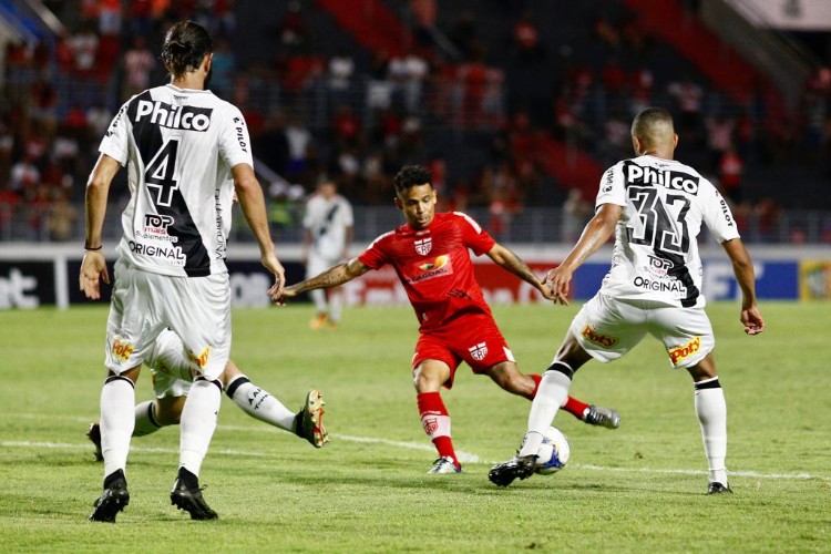 Jogo disputado no Rei Pelé, com vitória regatiana por 2 a 0