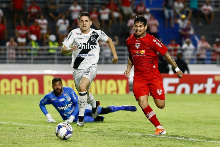 Jogo disputado no Rei Pelé, com vitória regatiana por 2 a 0