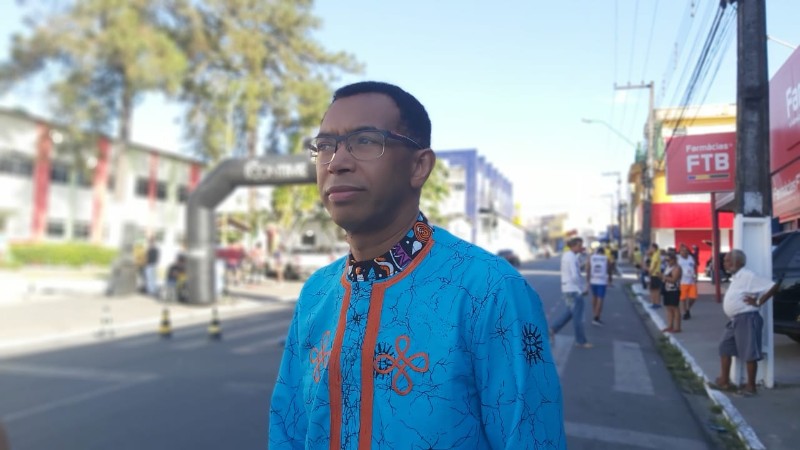 Programação teve início nas primeiras horas da manhã, com grupos de religiões de matriz africana, e