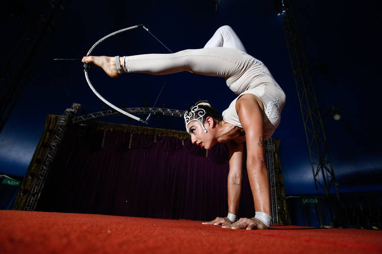 Espetáculos resgatam dança, artes cênicas e números tradicionais
