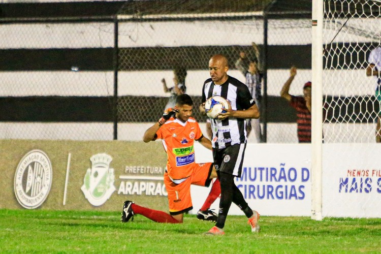 Fantasma venceu o CEO por 4 a 3 nos pênaltis