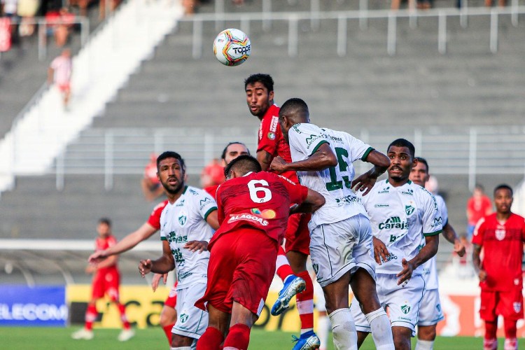 Na estreia das duas equipes no Estadual 2020, Alviverde surpreende e vence o Galo: 1 a 0