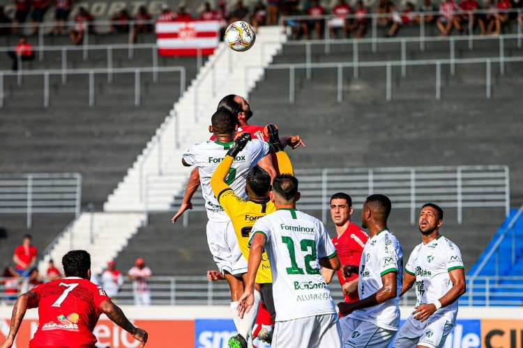 Na estreia das duas equipes no Estadual 2020, Alviverde surpreende e vence o Galo: 1 a 0