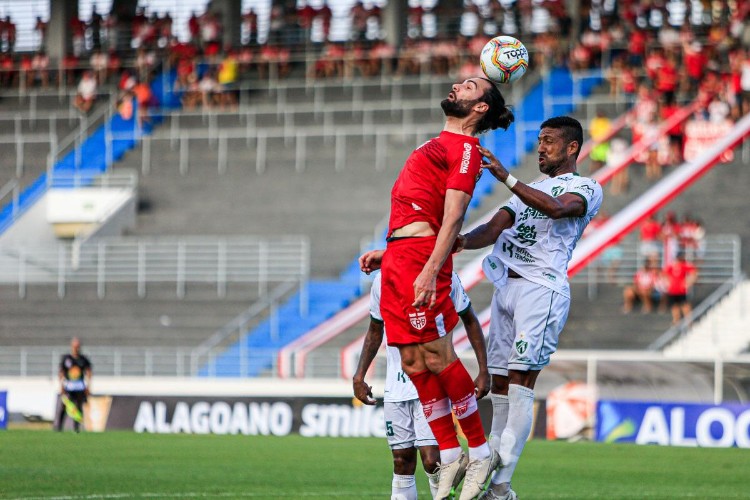 Na estreia das duas equipes no Estadual 2020, Alviverde surpreende e vence o Galo: 1 a 0