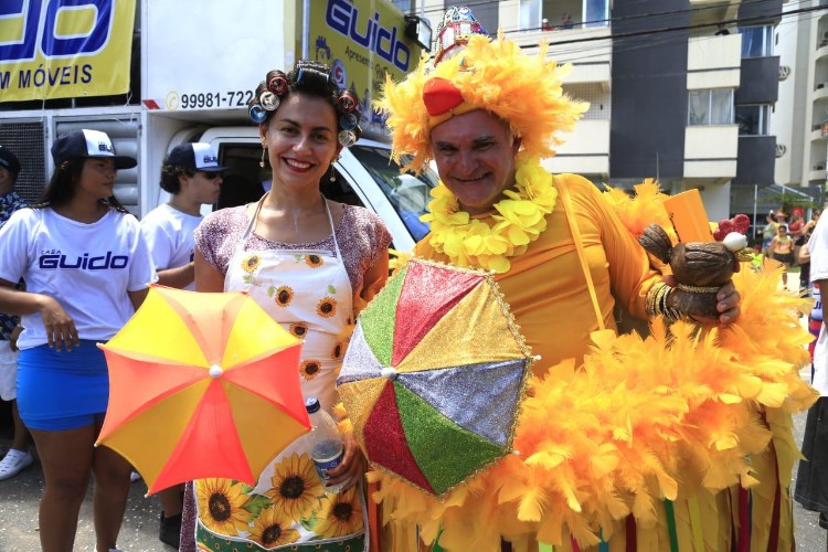 Pinto da Madrugada arrasta milhares de foliões nas prévias carnavalescas