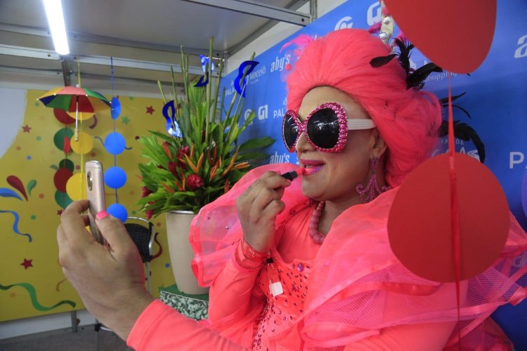 Pinto da Madrugada arrasta milhares de foliões nas prévias carnavalescas
