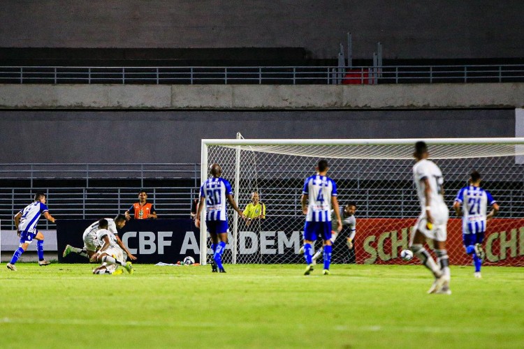 Pela Copa do Nordeste, Azulão perde para o Belo, ao apagar das luzes: 1 a 0