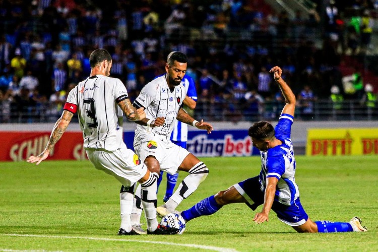 Pela Copa do Nordeste, Azulão perde para o Belo, ao apagar das luzes: 1 a 0
